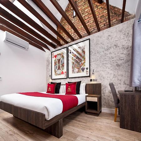 Signature Suites Peterborough Eksteriør bilde