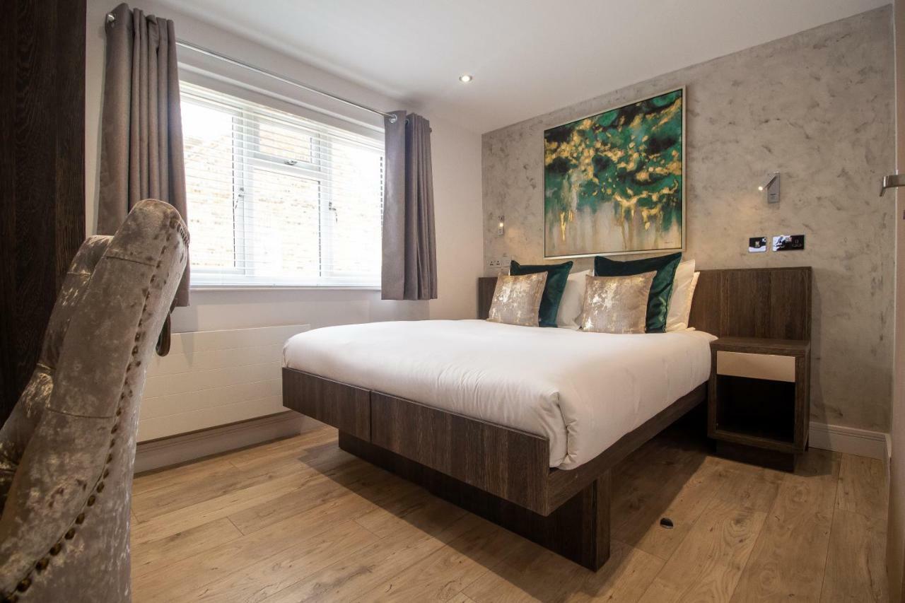 Signature Suites Peterborough Eksteriør bilde