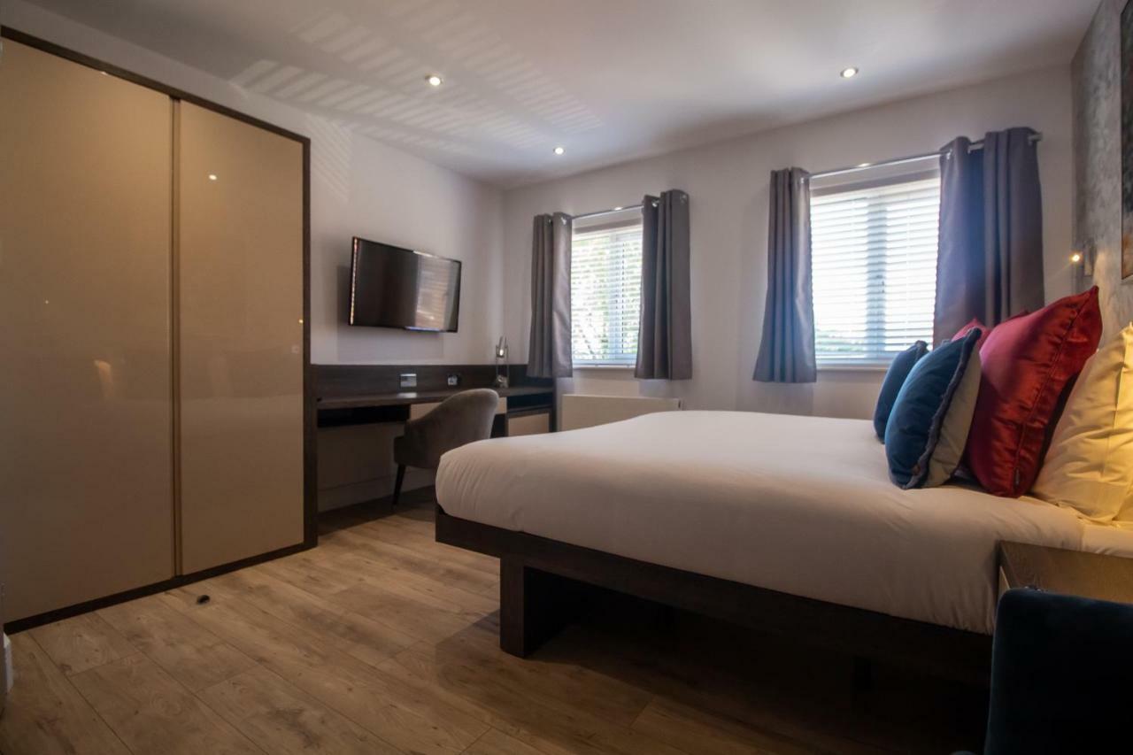 Signature Suites Peterborough Eksteriør bilde