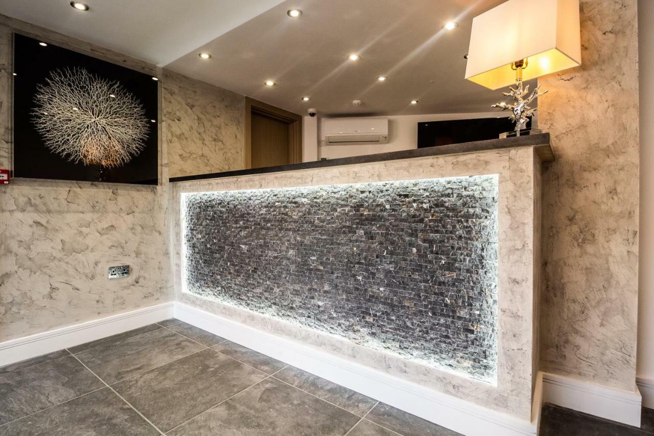Signature Suites Peterborough Eksteriør bilde
