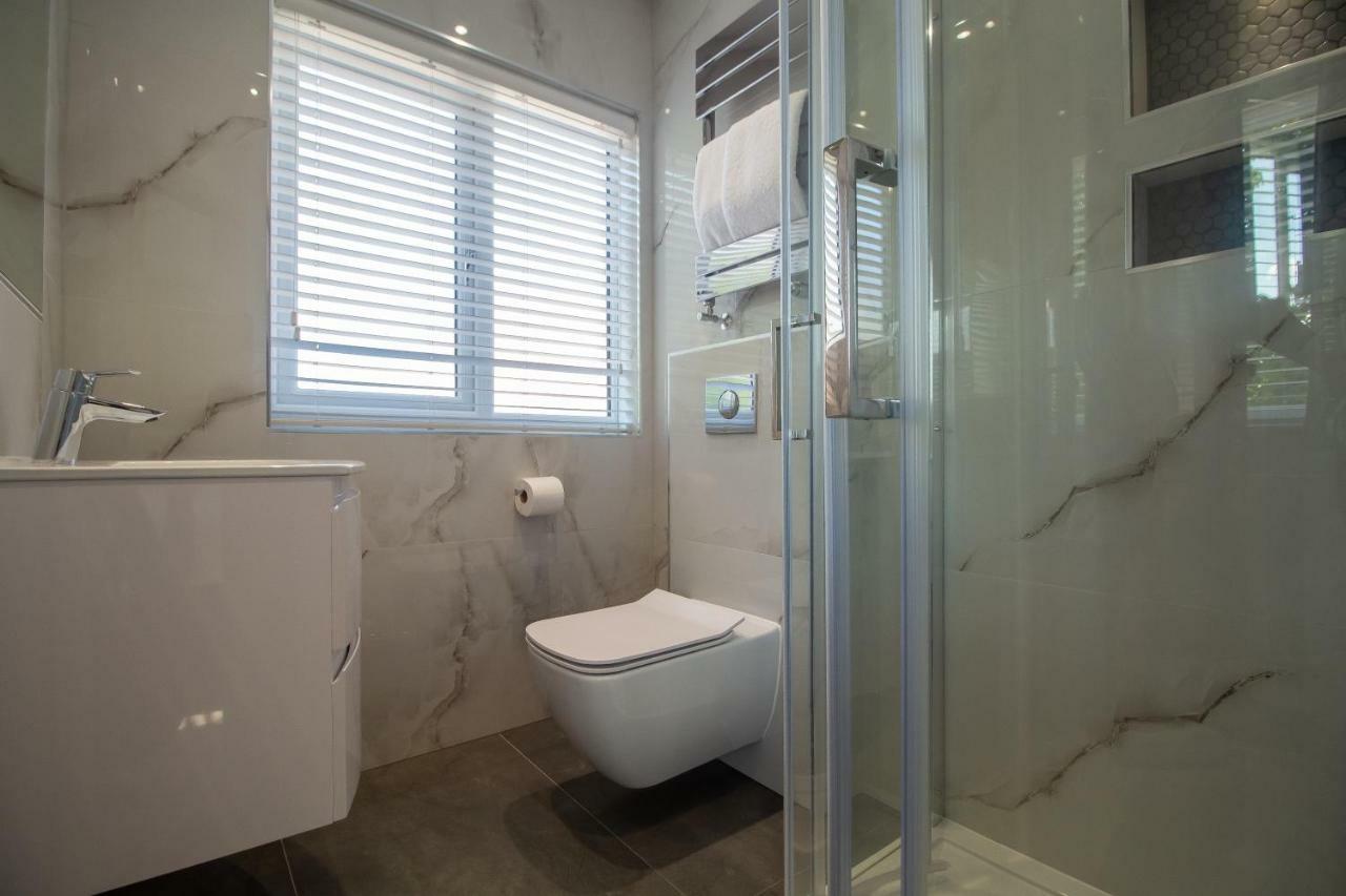 Signature Suites Peterborough Eksteriør bilde