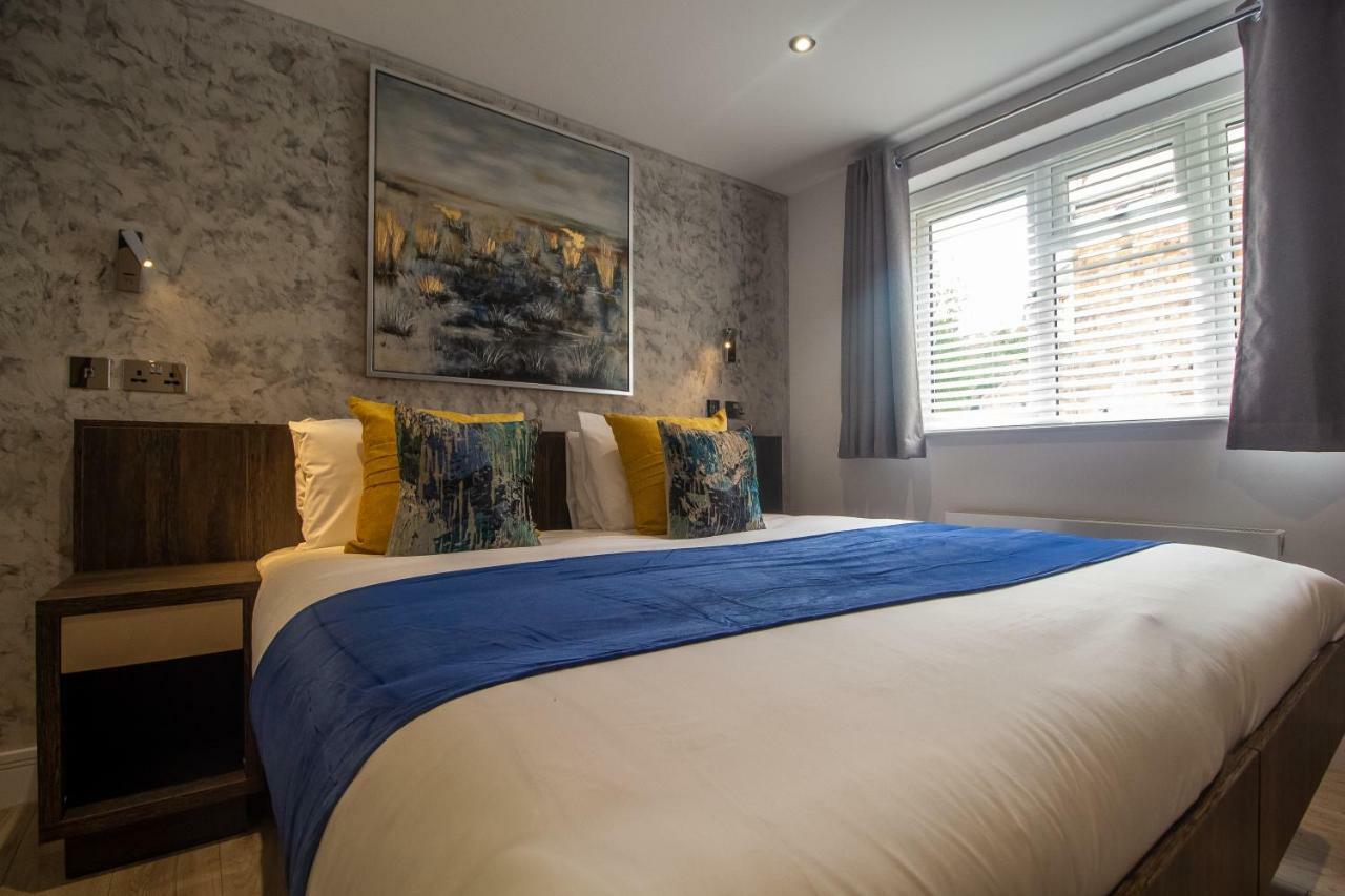 Signature Suites Peterborough Eksteriør bilde