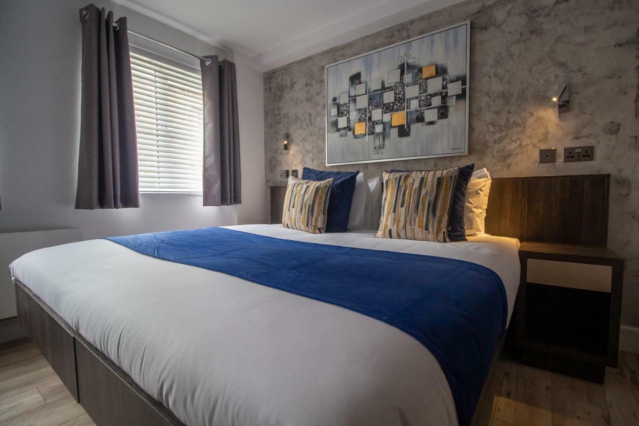 Signature Suites Peterborough Eksteriør bilde